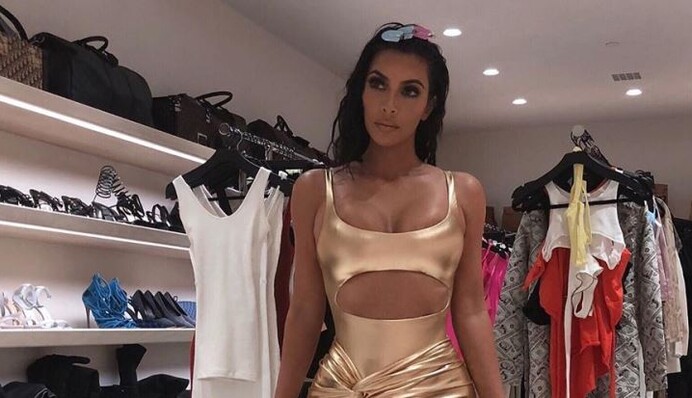 Болезнь прогрессирует: Ким Кардашьян показала пятна на теле и лице