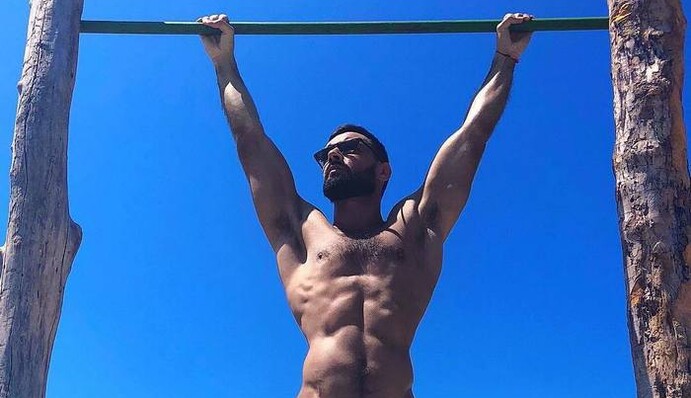 Я завелась, останови меня: Козловский взбудоражил поклонниц откровенным фото