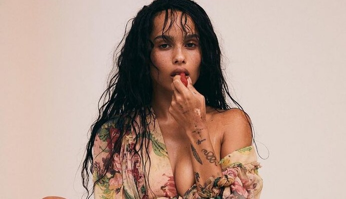 Полуголая голливудская звезда сексуально съела арбуз: откровенные фото