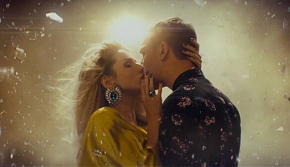 Вот и отец второй дочери: Лобода заинтриговала поклонников нежным поцелуем