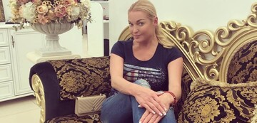 Собралась замуж: Волочкова примерила полупрозрачное платье невесты