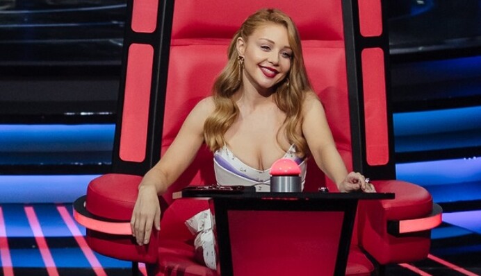 В модных леггинсах от украинского дизайнера: Тина Кароль удивила образом