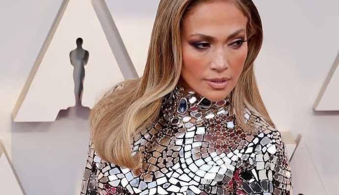 Дженнифер Лопес произвела фурор на красной дорожке Оскара-2019