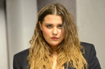 Назло хейтерам: солистка KAZKA показала свое пение вживую