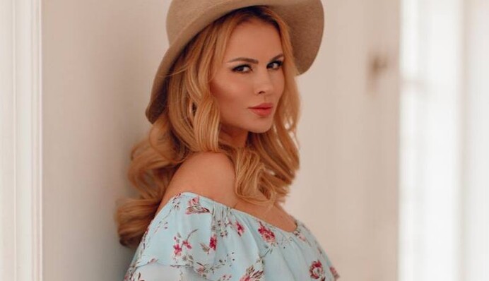 На Лободу похожа: Семенович сменила имидж