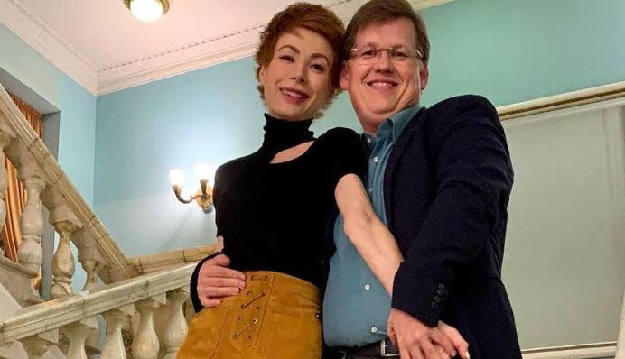 Вместе в больнице: вице-премьер Розенко поддержал звездную возлюбленную