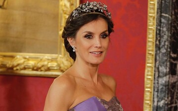 Спустя 8 лет: королева Испании повторила свой образ со свадьбы Кейт Миддлтон и принца Уильяма