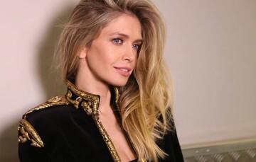 Модный деним: Вера Брежнева в дерзком наряде за 3500 долларов покрасовалась в Париже