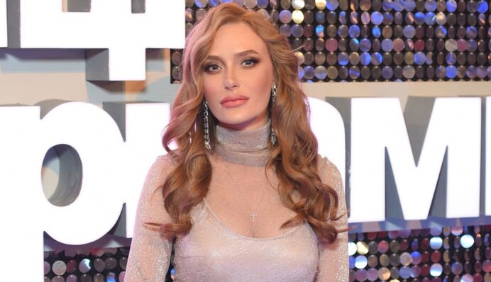 Все муж сделал: в сети обсуждают фигуру солистки 