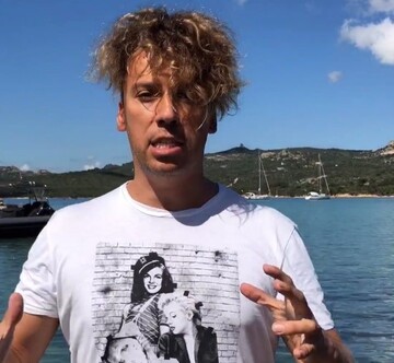 Как с похмелья: Галкин удивил внешним видом