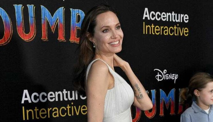 В образе греческой богини: Джоли изумила внешним видом