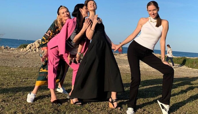 Осадчая и Ефросинина повеселились на дне рождения подруги в Италии