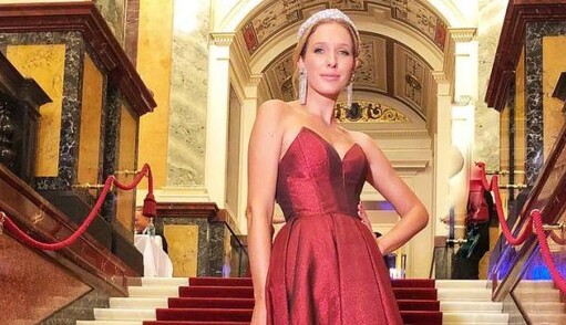 Ослепила: Катя Осадчая появилась в блестящем наряде за 14 тысяч гривен