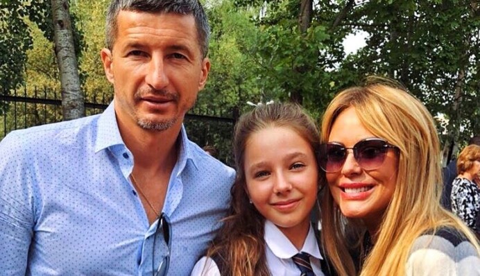Менеджер Началовой рассказала, с кем останется дочь певицы