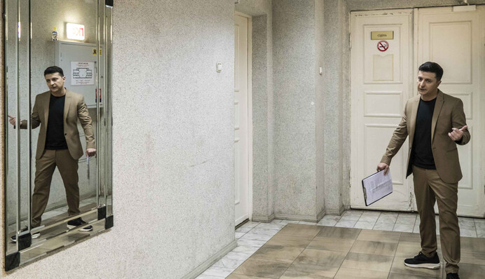 Дебаты перед выборами: кто рвется на разговор с Зеленским и что 