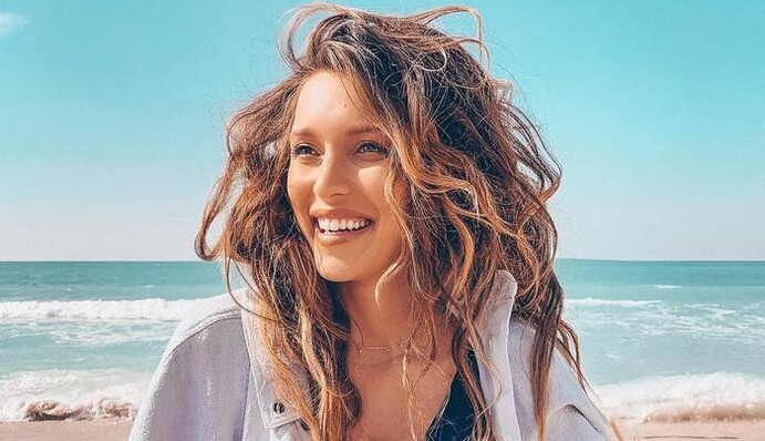 Похудевшая Тодоренко очаровала красотой в стильном купальнике