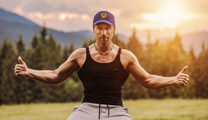 Шварценеггер отдыхает: Винник похвастался мускулистым телом