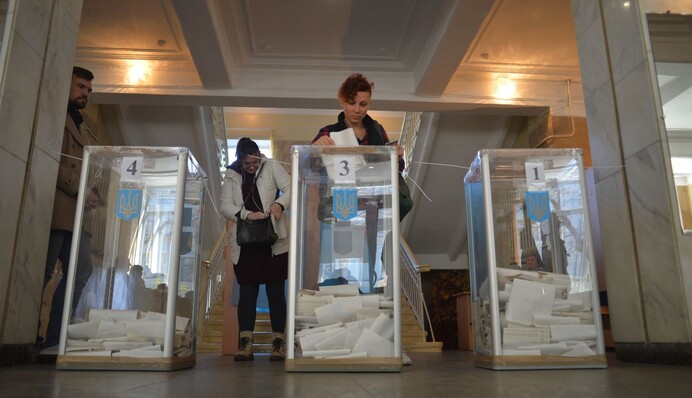 Первый тур выборов президента Украины: Зеленский победил Порошенко