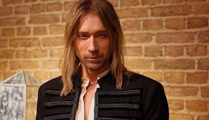 В неожиданном образе: Олег Винник удивил сменой имиджа