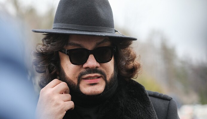 Будет ваш - занесем через служебный: Киркоров требовал особого отношения на похоронах Началовой