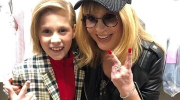 В коже и кепке: Пугачева удивила внешним видом на детском показе