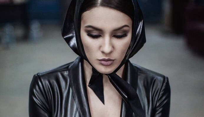 Скандальную MARUV ограбили в аэропорту