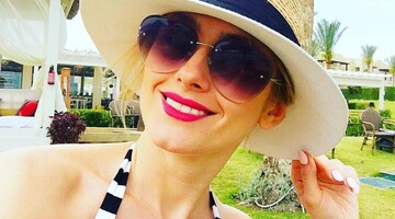 Ирина Федишин похвасталась фигурой в купальнике на отдыхе