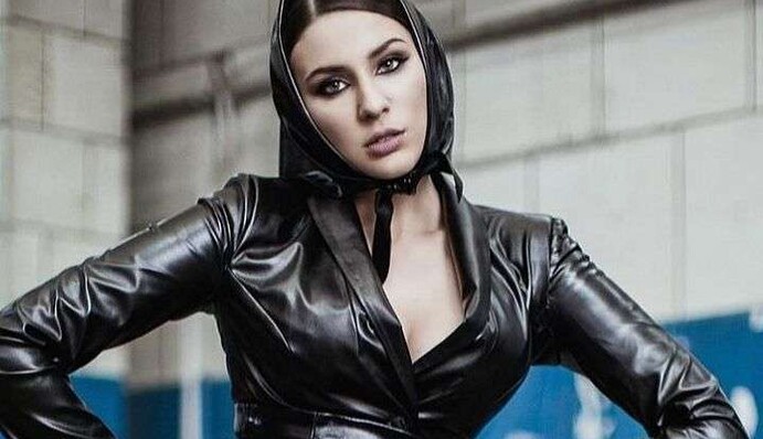 Не мешало бы подкачать: фанам не понравилась MARUV в купальнике