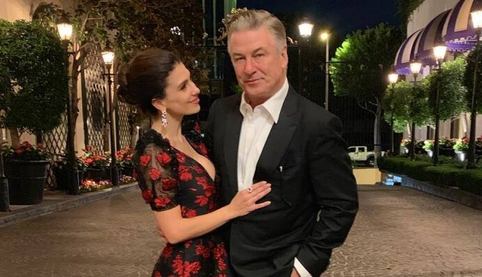 Шансы на жизнь очень малы: жена голливудского актера объявила о пятой беременности