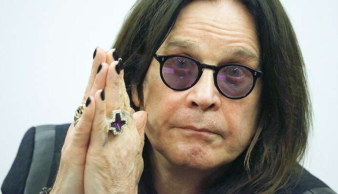 Легендарный рок-музыкант отменил мировое турне: названа причина
