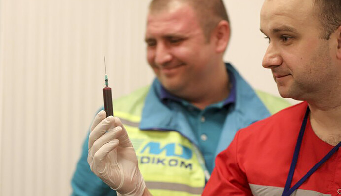 Главные анализы страны: как Порошенко и Зеленский сдавали тесты