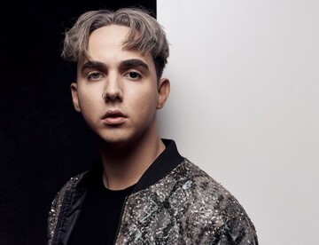 На повторе: MELOVIN порадовал поклонников зажигательной песней