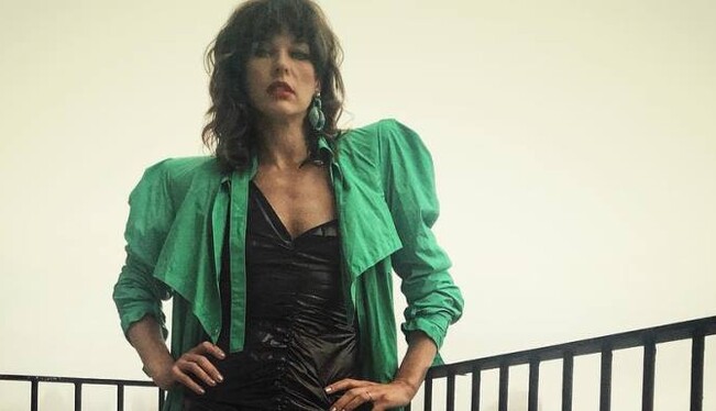 Голливудская звезда из Украины покорила смелым образом на премьере в Нью-Йорке