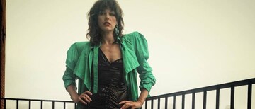 Голливудская звезда из Украины покорила смелым образом на премьере в Нью-Йорке