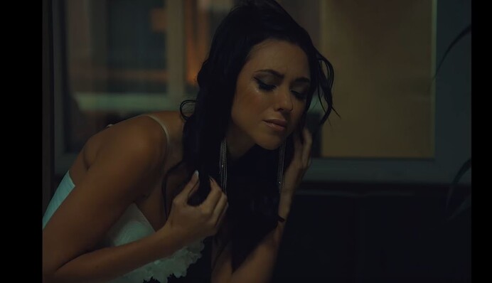 Побег со свадьбы и поцелуй с незнакомцем: 