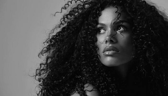 Молодая жена Венсана Касселя снялась голой на последних месяцах беременности