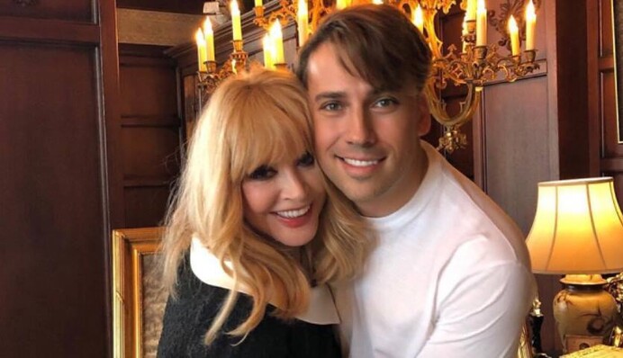 Пугачеву довели до слез в день рождения