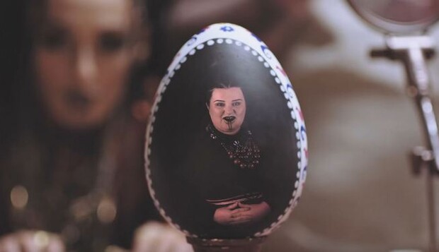 Alyona Alyona выпустила пасхальный треш-клип со звездой 