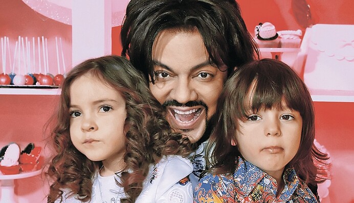 Филипп Киркоров опубликовал семейное фото с детьми