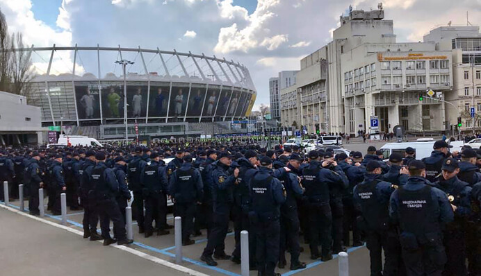 Поліція і туалети: як проходить підготовка до дебатів