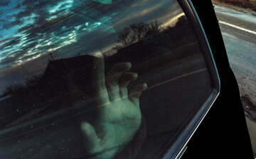 Почему Украина позволяет иностранцам бить ее матерей и воровать ее детей