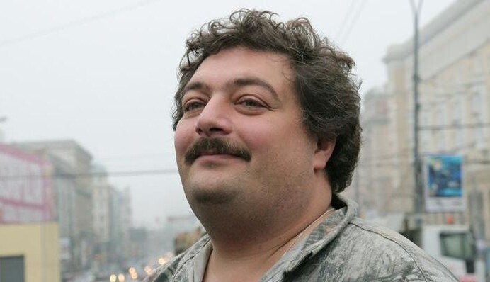 Госпитализация Дмитрия Быкова: появились неутешительные подробности о состоянии писателя