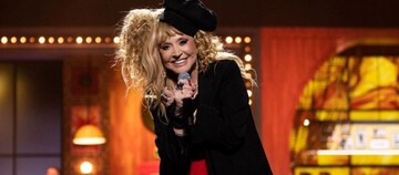 В украшении за миллион долларов и прозрачной юбке: Пугачева устроила прием по случаю юбилея