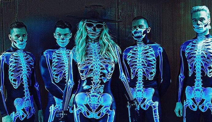 Уже перебор: Лобода превратилась в скелет и зачитала рэп