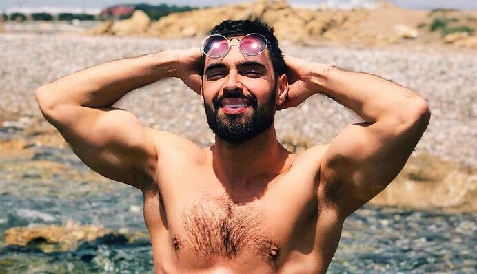 Что первое бросается в глаза? Козловский в странных трусах озадачил фанов