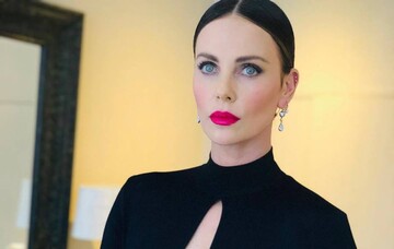 Голливудская звезда ошеломила смелым декольте на премьере фильма