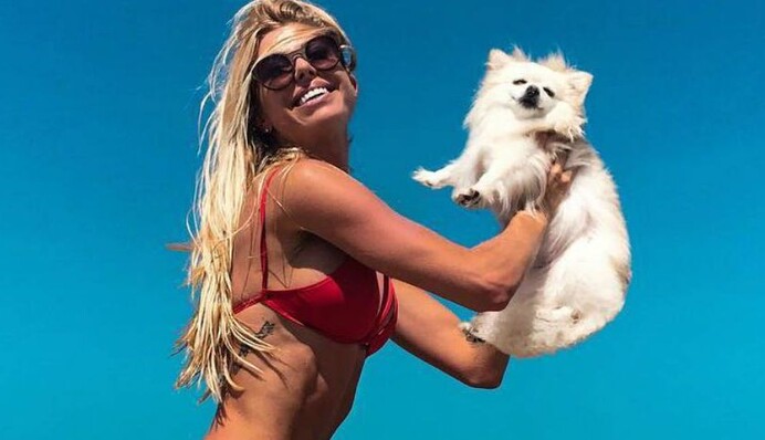 Известная модель утонула, пытаясь спасти щенков