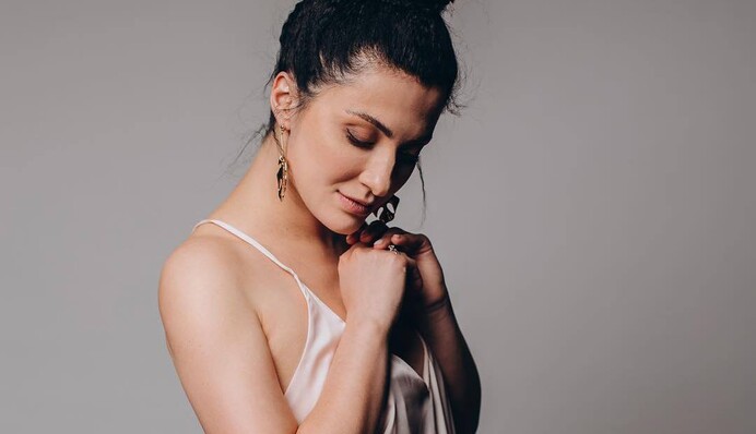 Жена Бабкина снялась в купальнике на последних месяцах беременности