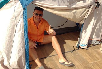 Тищенко показал интимное фото с молодой женой