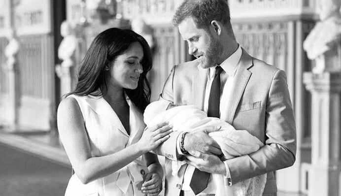 Меган Маркл и принц Гарри объявили имя сына и показали его королеве Елизавете II